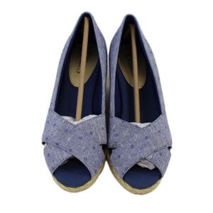 Chaps Dakoda chambray upper/espadrille wedges.NIB
